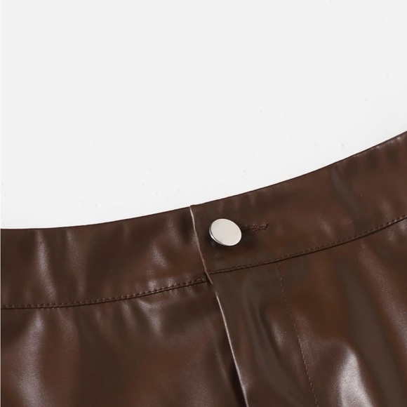 SHEIN Chocolate Brown PU Leather Shorts Size Small - Picture 2 of 7